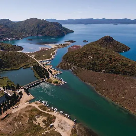 Gorgeous In With Wifi